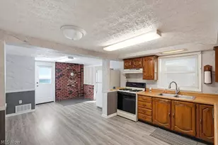 2456 Delaware Ave, Akron, OH 44312 - Photo 9