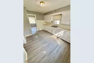 461 Francisca Avenue, Youngstown, OH 44504 - Photo 7