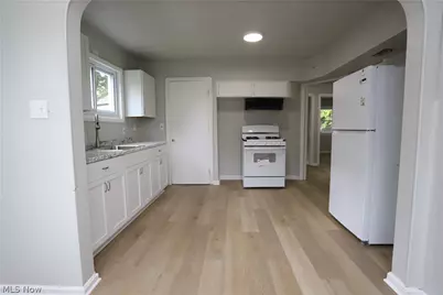 10502 Park Heights Road, Loveland, OH 44104 - Photo 3
