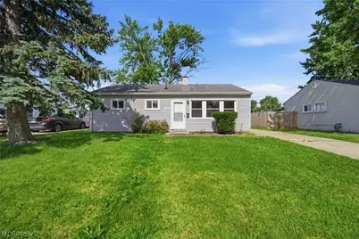4316 Charleston Avenue, Lorain, OH 44055 - Photo 1