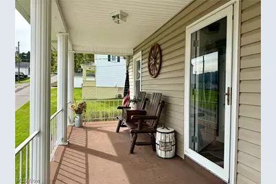 1207 N 9th Street, Martins Ferry, OH 43935 - Photo 3