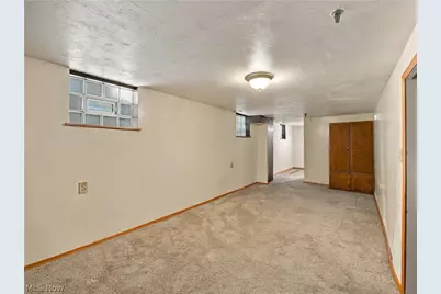 979 Iona Avenue, Akron, OH 44314 - Photo 29