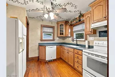 979 Iona Avenue, Akron, OH 44314 - Photo 13