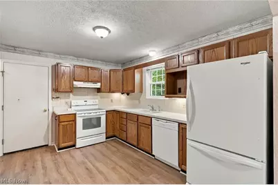 3414 E Prescott Circle, Cuyahoga Falls, OH 44223 - Photo 7