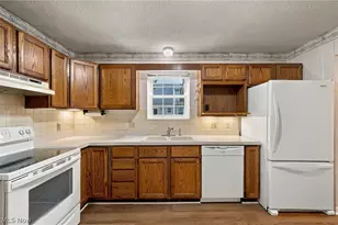 3414 E Prescott Cir, Cuyahoga Falls, OH 44223 - Photo 9