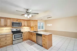 928 Sturbridge Dr, Akron, OH 44313 - Photo 9