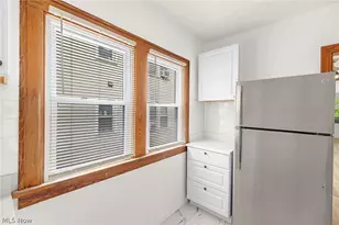 2126 Chesterland Ave, Oakwood, OH 44107 - Photo 9