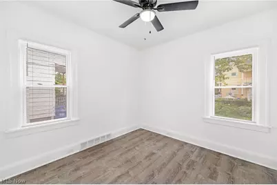 2126 Chesterland Avenue, Oakwood, OH 44107 - Photo 11
