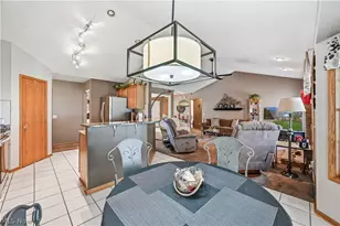 1009 E Reno Dr, Louisville, OH 44641 - Photo 17