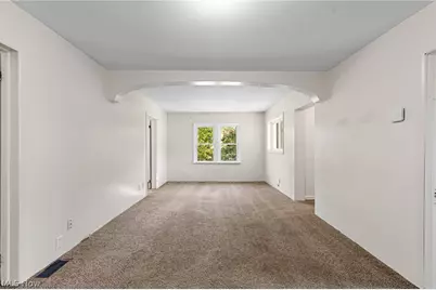 1631 Mattie Street SE, Canton, OH 44707 - Photo 3