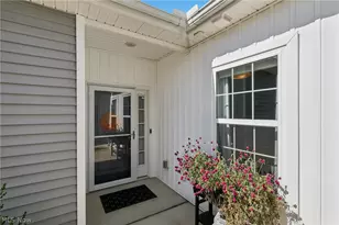 112 Acorn LN, Elyria, OH 44035 - Photo 3