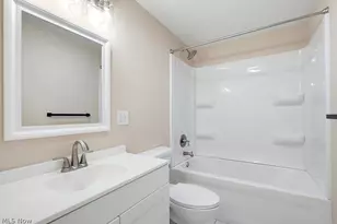 8083 Broadmoor Rd, Mentor, OH 44060 - Photo 9
