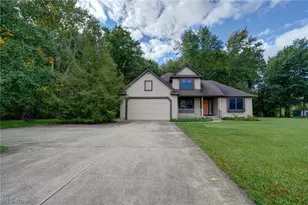111 Squires Ct, South Amherst, OH 44001 - Photo 3