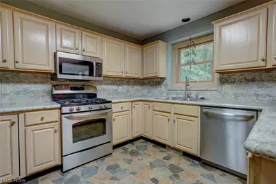 111 Squires Court, South Amherst, OH 44001 - Photo 15