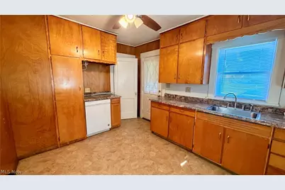 11703 Lincoln Way NW, Massillon, OH 44647 - Photo 9