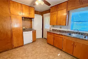 11703 Lincoln Wy NW, Massillon, OH 44647 - Photo 9