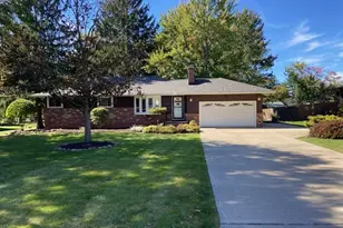 8260 Craig Ln, Grandview Heights, OH 44147 - Photo 1