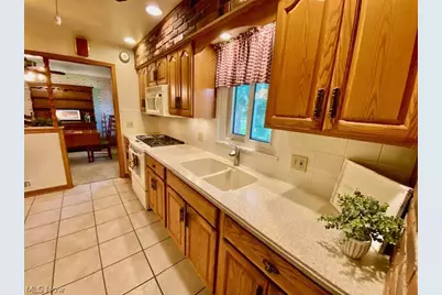 8260 Craig Lane, Grandview Heights, OH 44147 - Photo 17