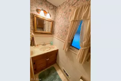 8260 Craig Lane, Grandview Heights, OH 44147 - Photo 21