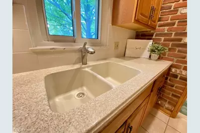 8260 Craig Lane, Grandview Heights, OH 44147 - Photo 19