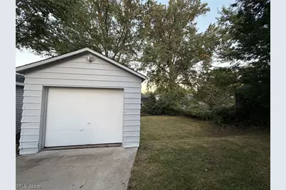 409 The Brooklands Avenue, Akron, OH 44305 - Photo 5
