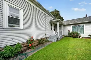 1227 W 3rd St, Ashtabula, OH 44004 - Photo 25