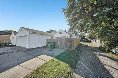 211 23rd Street NW, Barberton, OH 44203 - Photo 31