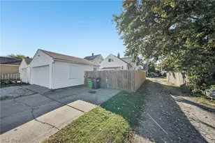 211 23rd St NW, Barberton, OH 44203 - Photo 31