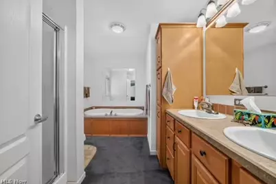 2153 S Deer Run, Roaming Shores, OH 44084 - Photo 29