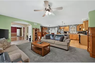 2153 S Deer Run, Roaming Shores, OH 44084 - Photo 11