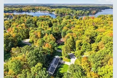2153 S Deer Run, Roaming Shores, OH 44084 - Photo 5