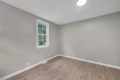 920 E 39th Street, Lorain, OH 44055 - Photo 21