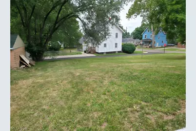 1810 Saint Elmo Avenue NE, Canton, OH 44705 - Photo 31
