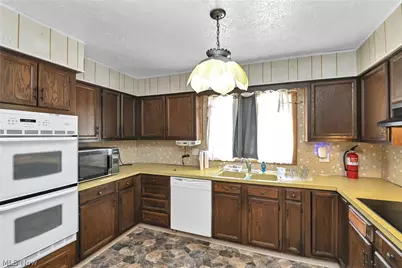 3038 Van Aken Boulevard, Huber Heights, OH 44120 - Photo 25