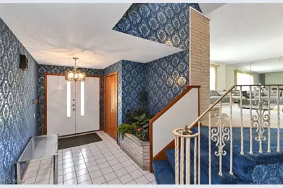 3038 Van Aken Boulevard, Huber Heights, OH 44120 - Photo 9