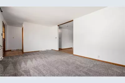 2660 Eva Circle, Zanesville, OH 43701 - Photo 5