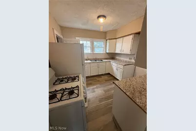 130 E Emerling Avenue, Akron, OH 44301 - Photo 7