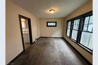 130 E Emerling Avenue, Akron, OH 44301 - Photo 5