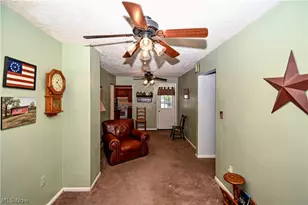 4585 Northampton Rd, Cuyahoga Falls, OH 44223 - Photo 9