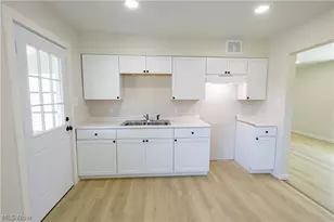 943 Erskine Ave, Akron, OH 44306 - Photo 5