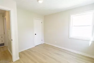 943 Erskine Avenue, Akron, OH 44306 - Photo 21