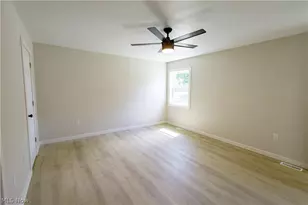 943 Erskine Ave, Akron, OH 44306 - Photo 17
