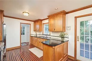 2345 Chatham Rd, Akron, OH 44313 - Photo 13