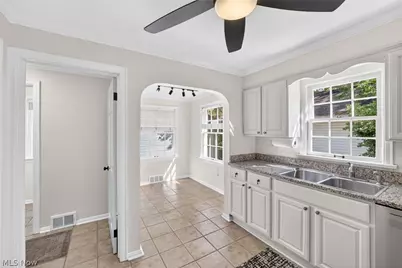 17318 Daleview Drive, Oakwood, OH 44107 - Photo 13