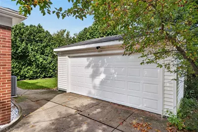 17318 Daleview Drive, Oakwood, OH 44107 - Photo 5