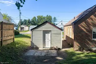 1588 25th St NW, Canton, OH 44709 - Photo 9