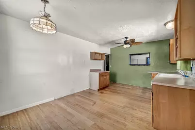 318 Longson Avenue, Elyria, OH 44035 - Photo 9