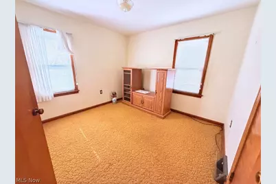 450 W 40th Street, Shadyside, OH 43947 - Photo 11
