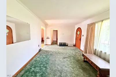 450 W 40th Street, Shadyside, OH 43947 - Photo 5