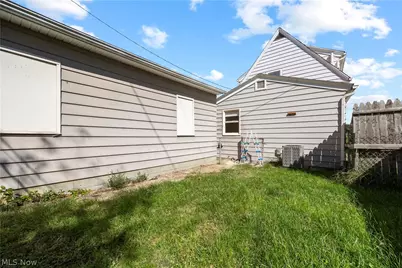 426 Kentucky Avenue, Lorain, OH 44052 - Photo 3